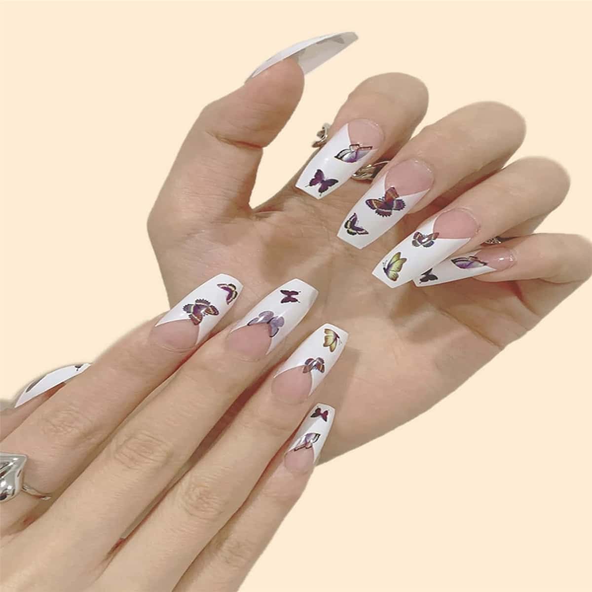 

24pcs Butterfly Fake Nail & 1sheet Tape & 1pc Nail File, White