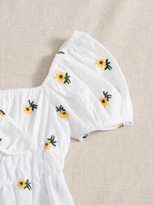 Soleia 泡泡袖繫帶花卉刺繡上衣 - 白色 - 查看 3