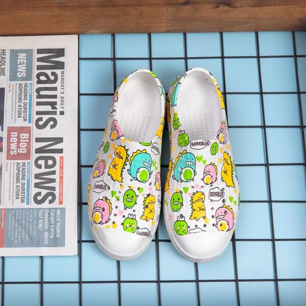 

Girls Cartoon Graphic Hollow Out Flats, Multicolor