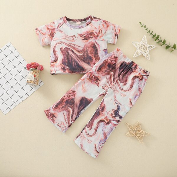 

Baby Girl Graphic Print Tee With Flare Leg Pants, Multicolor