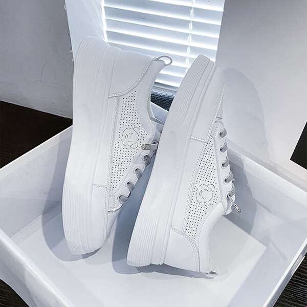 

Cartoon Graphic Perforated Skate Shoes, White