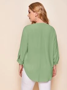 SHEIN LUNE Plus Notched Neck Curved Hem Top - Mint Green - View 2