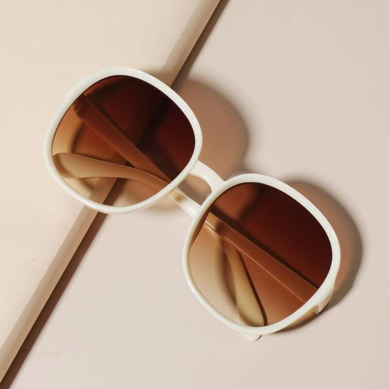 

Round Frame Sunglasses