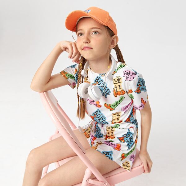 

Girls Cartoon Graphic Tee And Shorts Set, Multicolor