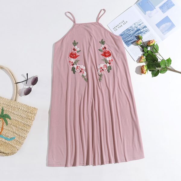 

Plus Floral Embroidery Cami Dress, Dusty pink