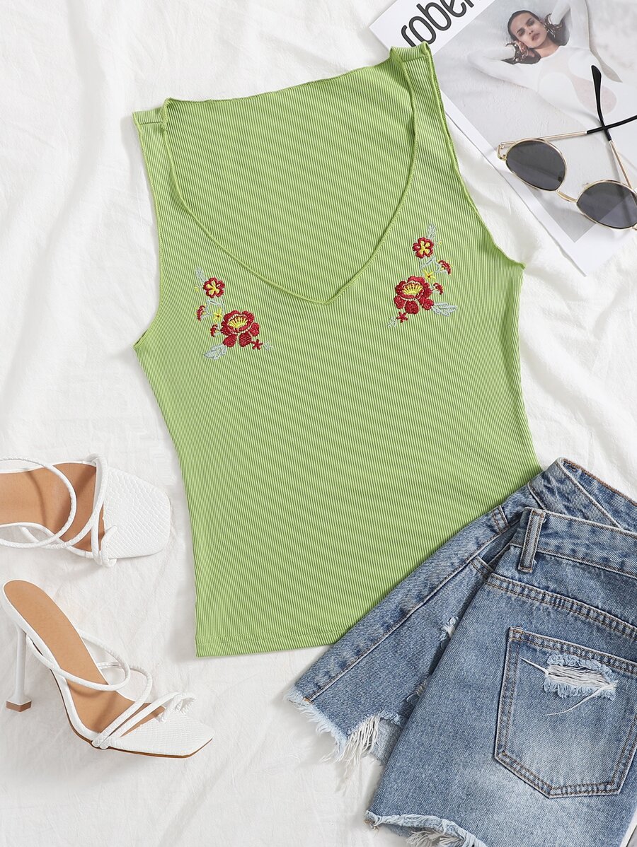 Top tank tejido de canalé con bordado floral - Verde Lima - Ver 1