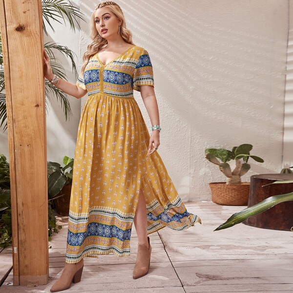 

Plus All Over Print Split Hem Dress, Multicolor