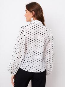 SHEIN Blus Tombol Depan Polka Dot Anggun - Putih - View 2