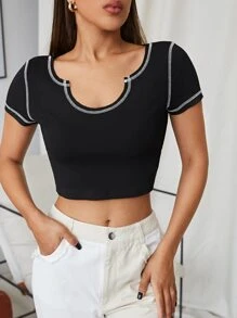 SHEIN تي شيرت مقلم بغرز بخط عنق بفتحة