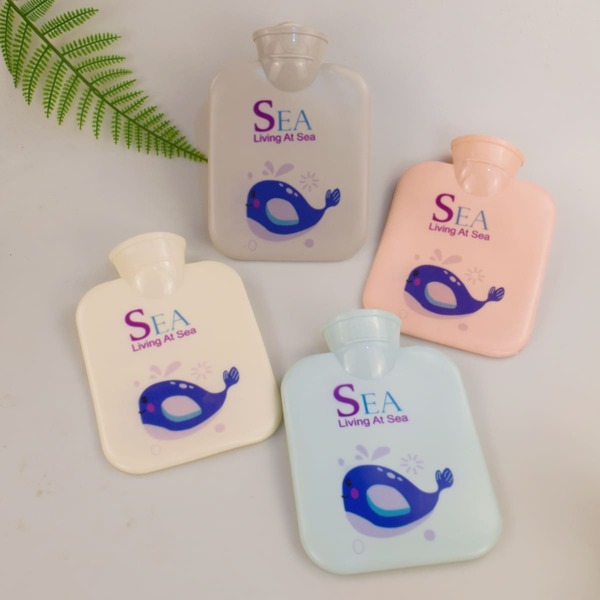 

1pc Cartoon Graphic Random Hot Water Bag, Multicolor