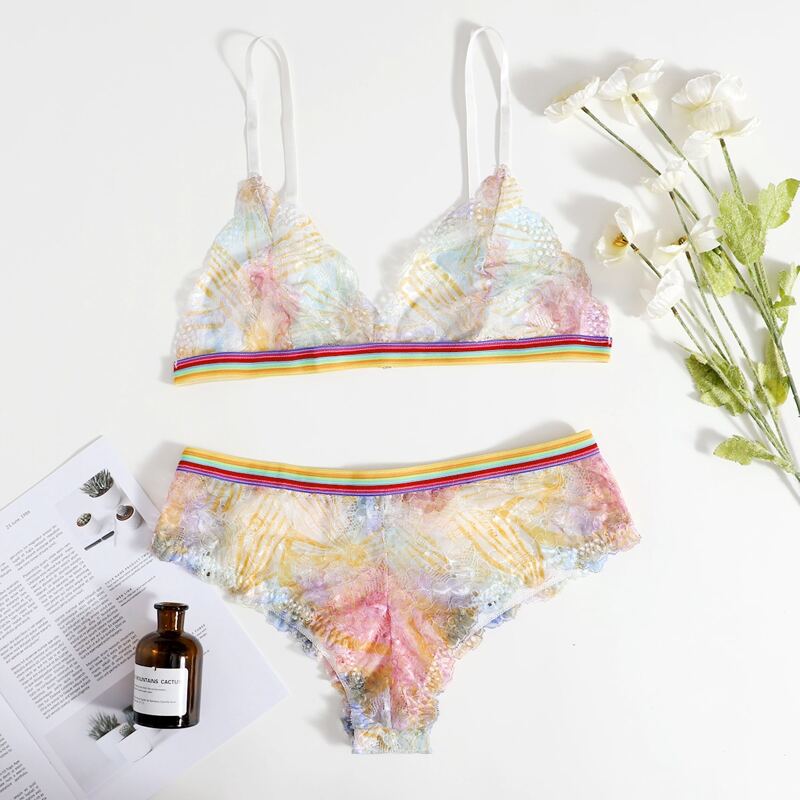

Plus Floral Lace Lingerie Set, Multicolor