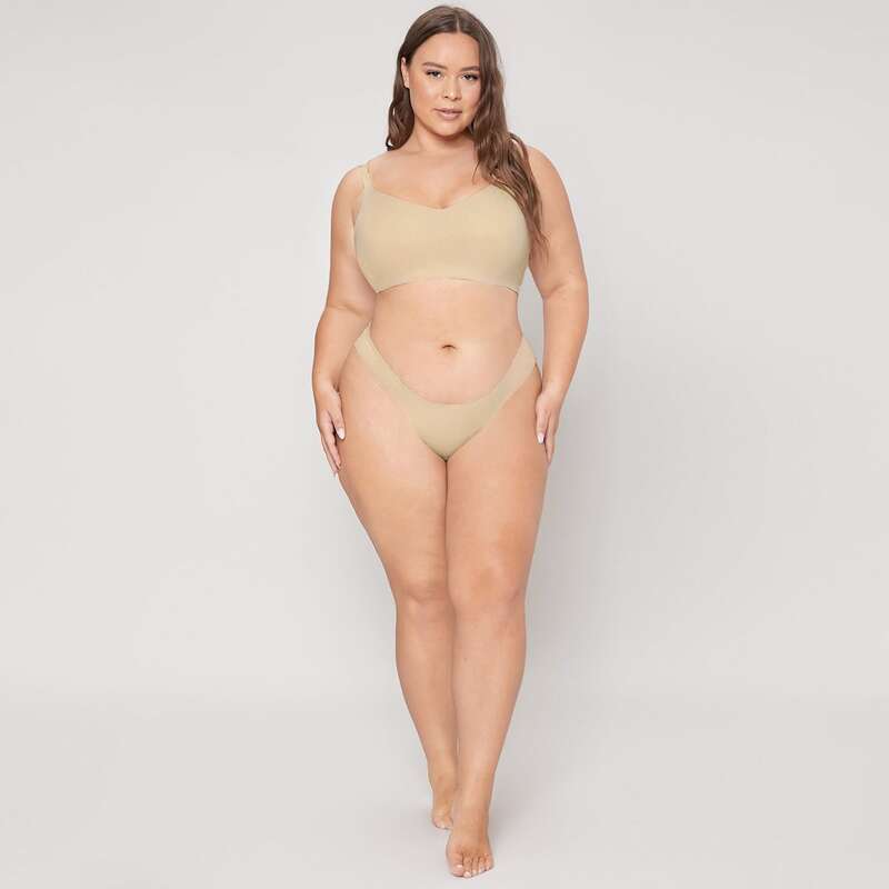 

Seamless High Cut Thong, Apricot