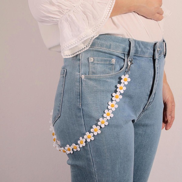 

Acrylic Flower Belt Chain, White
