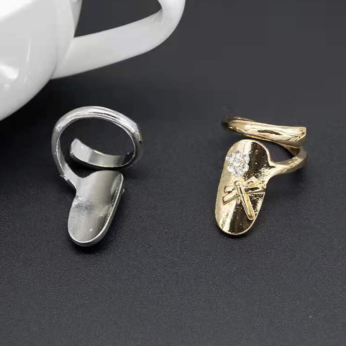 

2pcs Rhinestone Dragonfly Fingertip Ring, Silver