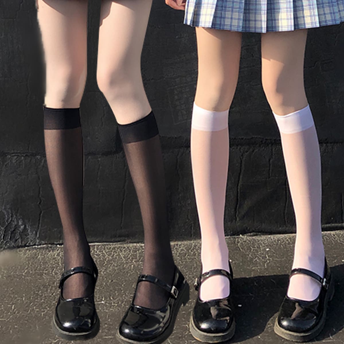 

2pairs Over The Calf Socks, Black and white