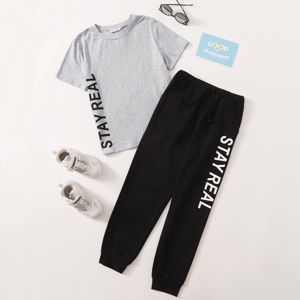 

Boys Letter Graphic Top & Joggers Set, Multicolor