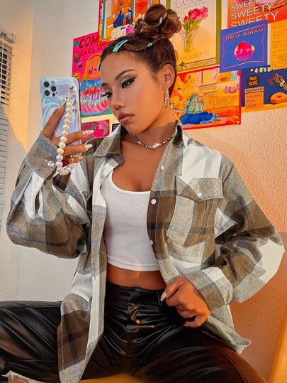 قميص منخفض الكتف بأزرار للنهاية مربع النقش