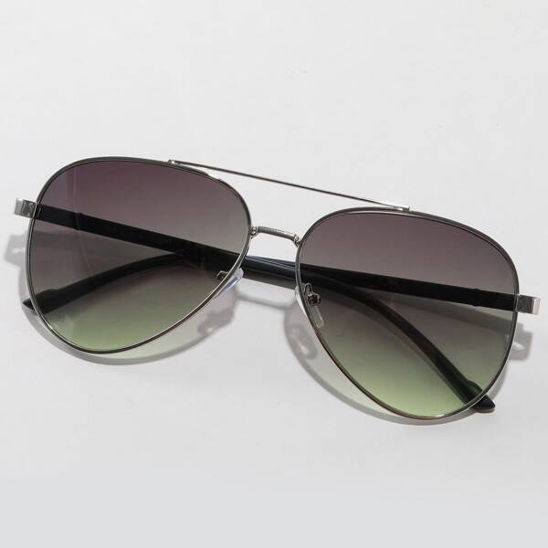

Metal Frame Tinted Lens Sunglasses