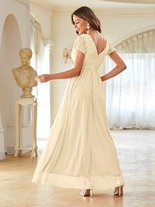 Abito chiffon con pizzo