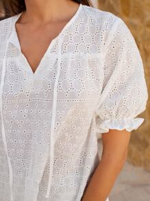 SHEIN 繫帶領荷葉邊袖網眼刺繡上衣