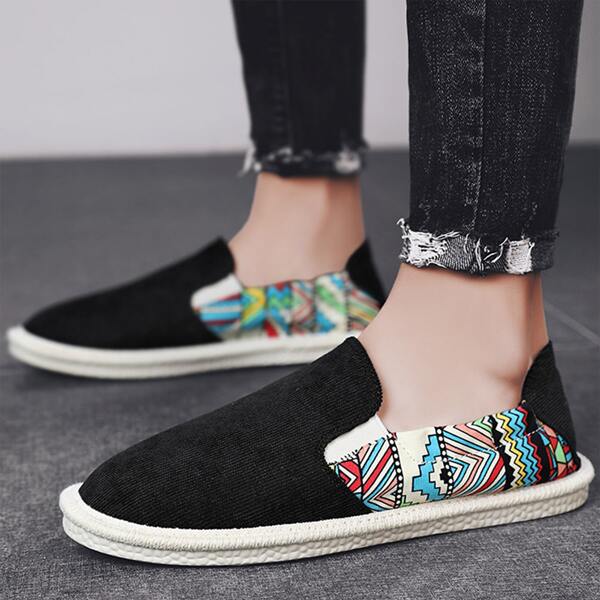 

Men Geo Graphic Espadrille Flats, Black
