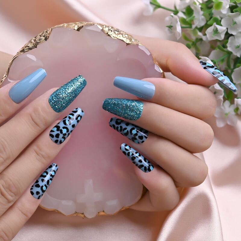

24pcs Leopard Fake Nail & 1sheet Tape & 1pc Nail File, Baby blue