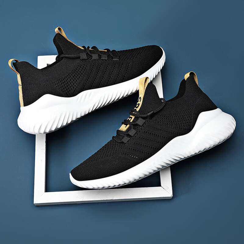

Guys Letter Patch Lace-up Decor Sneakers, Black