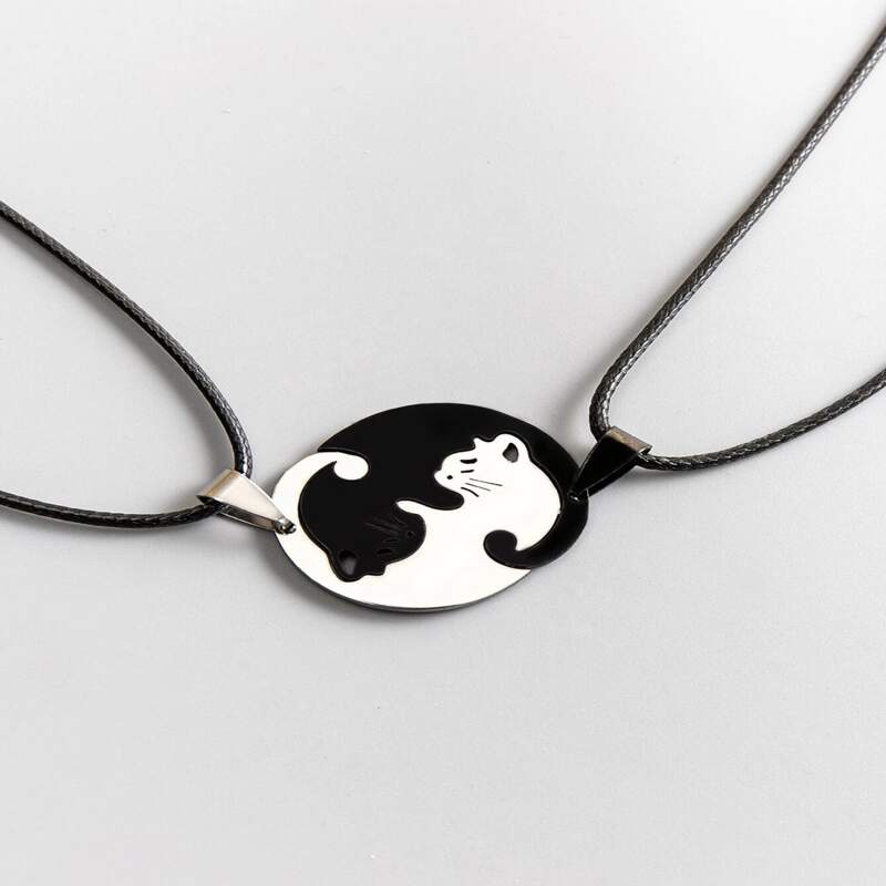 

Guys 2pcs Cat Pendant Necklace, Black and white