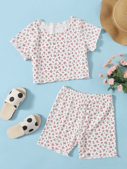شورت مع تي شيرت بزهر اقحوان للبنات الصغار