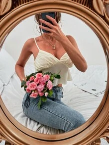 SHEIN Qutie 抽褶荷葉邊下擺吊帶上衣 - 米色 - 查看 1