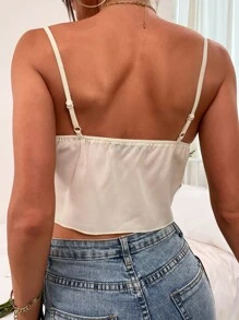 SHEIN Qutie 抽褶荷葉邊下擺吊帶上衣 - 米色 - 查看 2