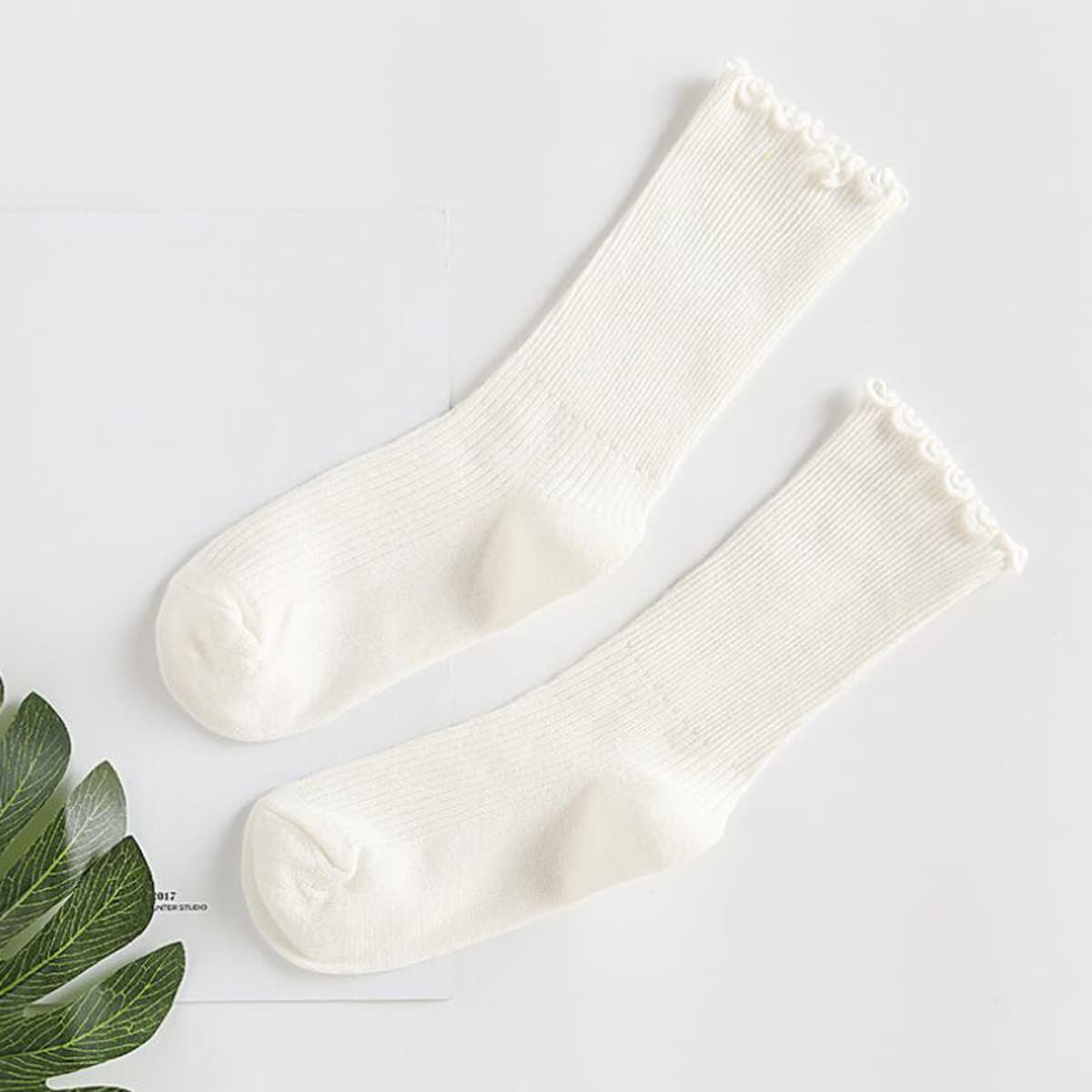 

1pair Solid Lettuce Trim Socks, White