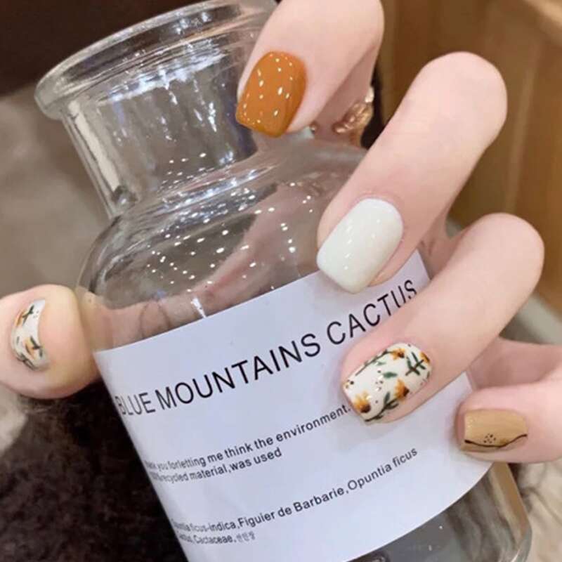 

24pcs Flower Pattern Fake Nail & 1sheet Double-sided Tape, Multicolor
