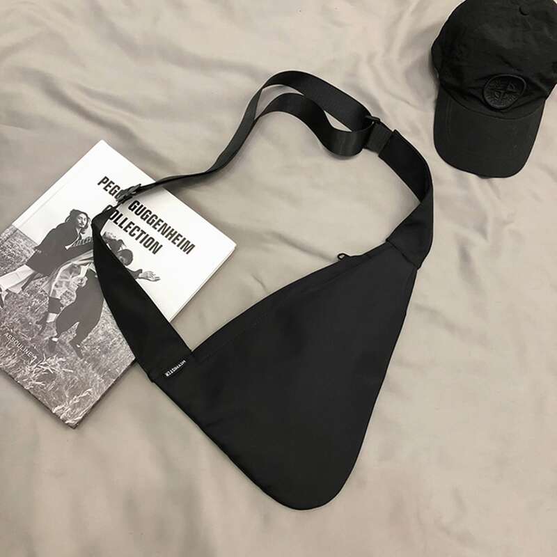 

Guys Triangle Sling Bag, Black