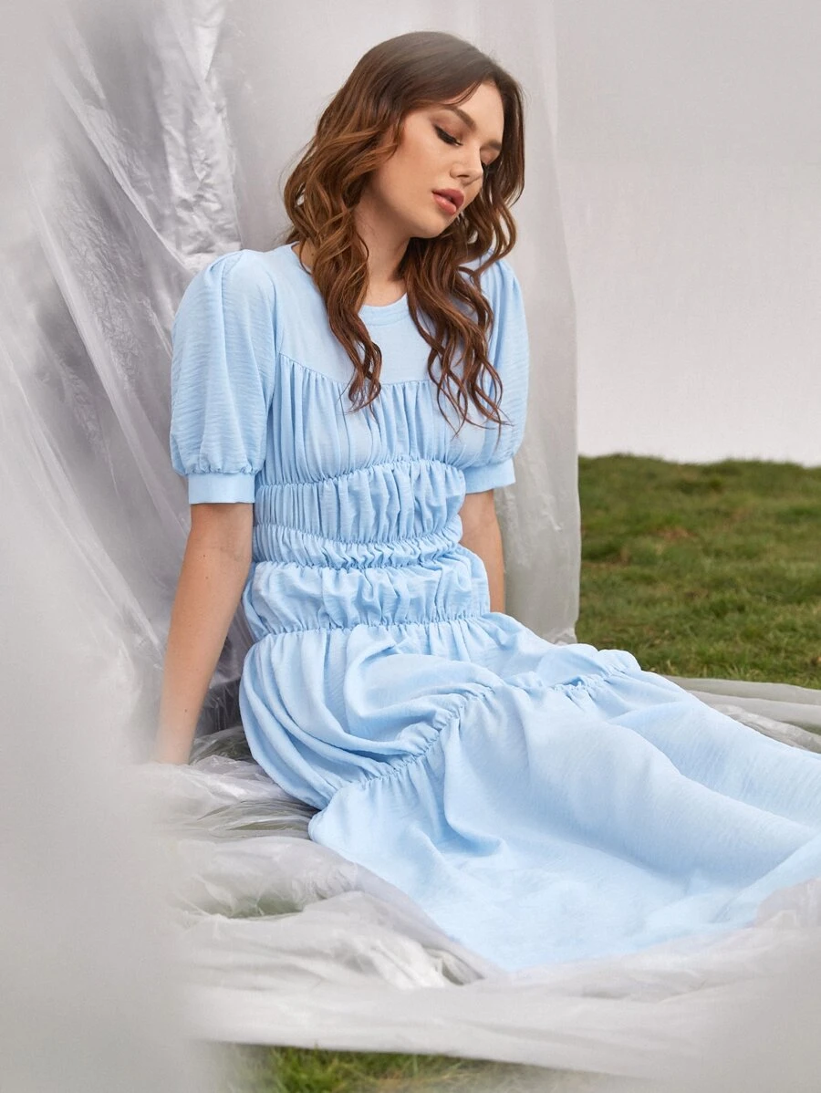SHEIN Unity Vestido De Mangas Abullonadas Con Atado Trasero Sin Respaldo, Con Pliegues Fruncidos Y Dobladillo Con Volantes - Celeste - Ver 1