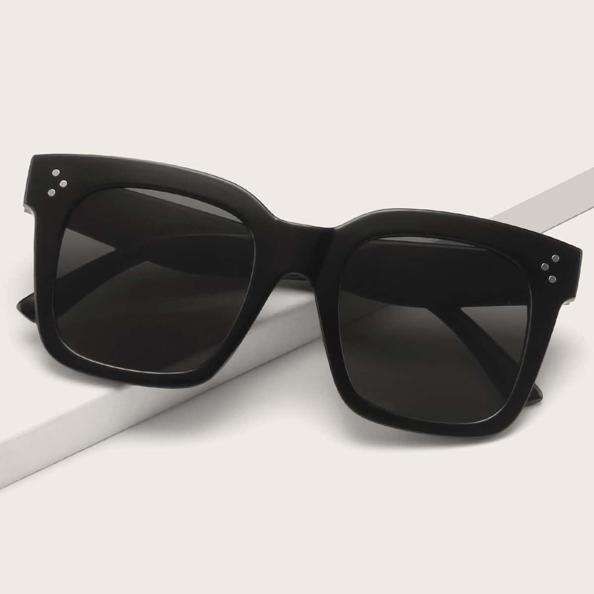 

Square Frame Sunglasses