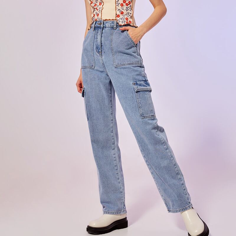 

Button Fly Cargo Jeans, Light wash