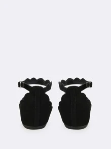 尖頭貝殼飾邊平底鞋 - 黑色 - 查看 4