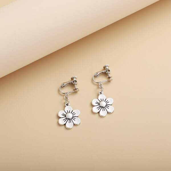 

Flower Drop Earrings, Silver