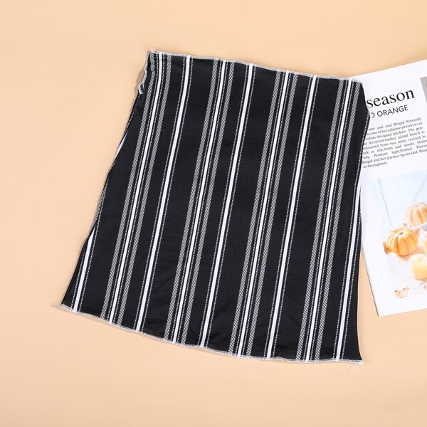 

Striped Sun Protection For The Face, Black and white