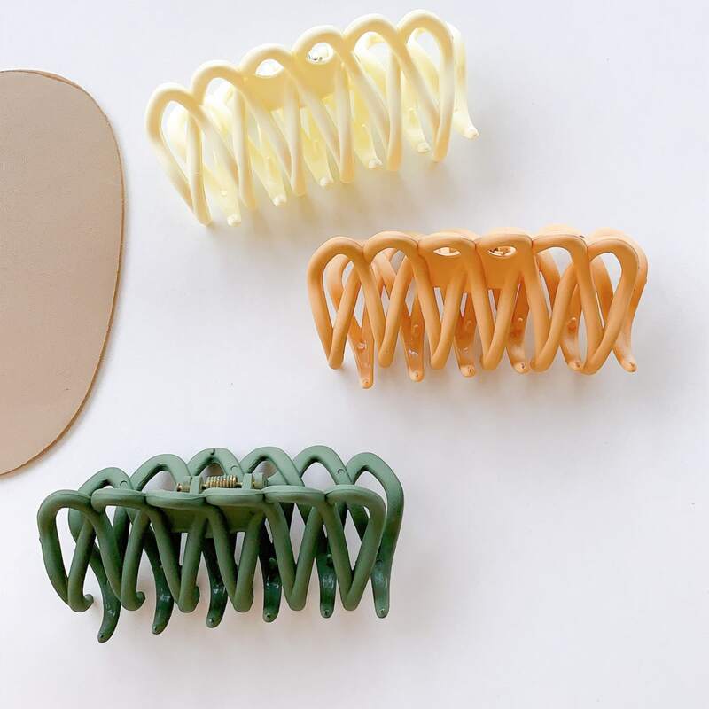 

3pcs Solid Hair Claw, Multicolor
