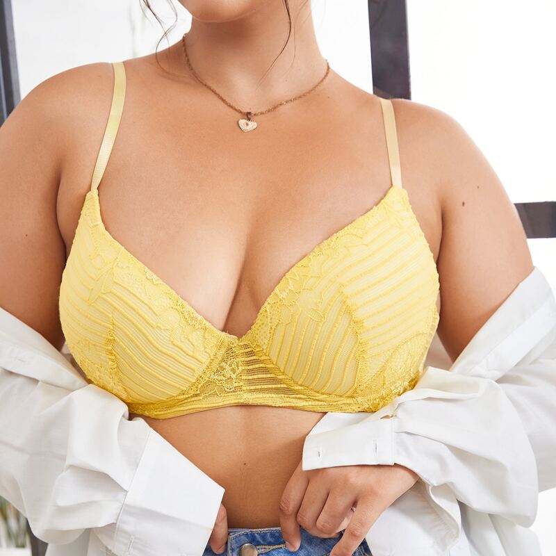 

Plus Contrast Lace Underwire Bra, Yellow