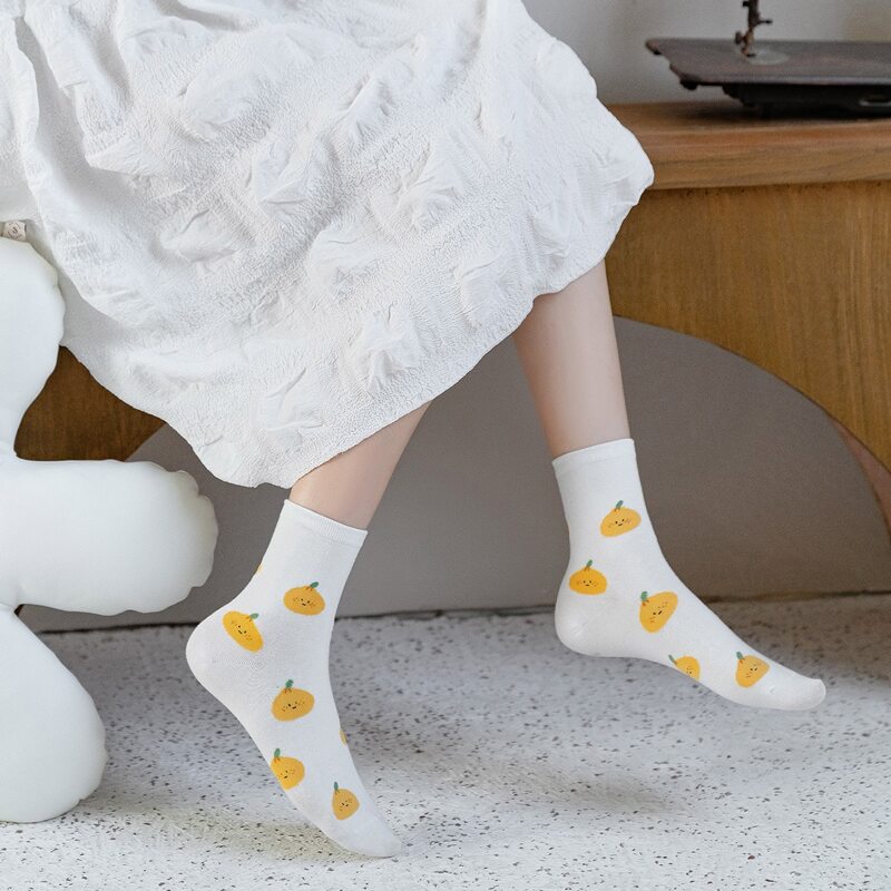 

1pair Fruit Graphic Crew Socks, White