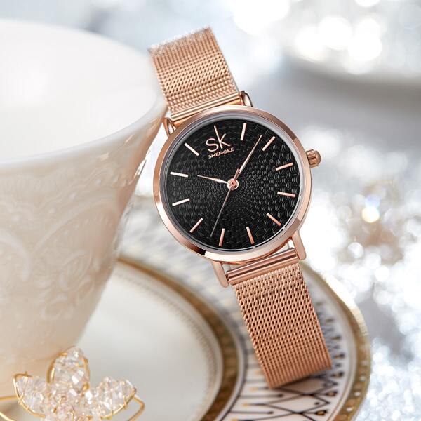

Round Pointer Mesh Strap Quartz Watch