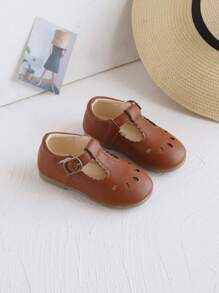 1 雙小女孩 Pu 貝殼邊平底瑪莉珍鞋