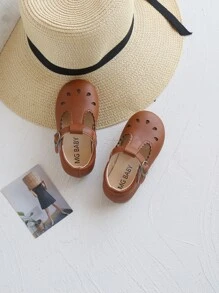 1 雙小女孩 Pu 貝殼邊平底瑪莉珍鞋