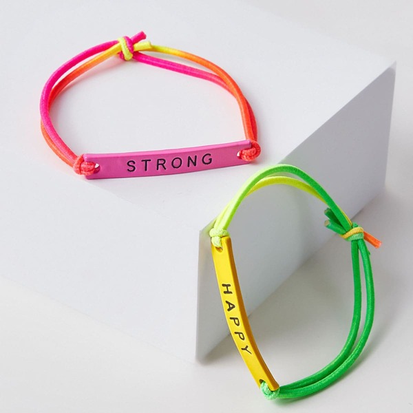 

2pcs Letter Detail Bracelet, Multicolor
