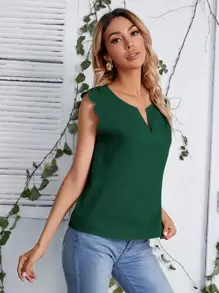 SHEIN Clasi Notched Neck Scallop Trim Top - Dark Green - View 4