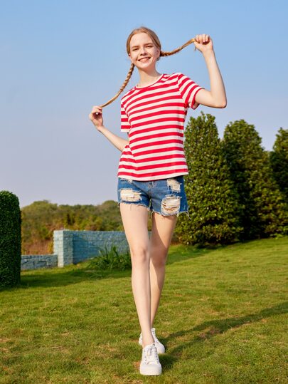 تي شيرت بطباعة مخطط