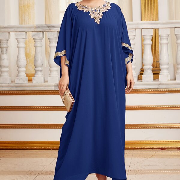 

Plus Appliques Detail Dolman Sleeve Dress, Navy blue